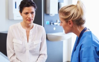女性大腿内侧小肚子痒怎么回事？3大病因与科学止痒方法