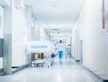 三十多岁新手宝妈带娃急出满头白发 时常情绪崩溃却无处宣泄
