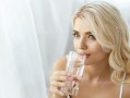 ysl水蜜桃色99号是暖调吗 肤色适配指南+妆容搭配