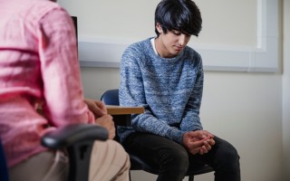 左下腹部疼痛男性什么原因，左边肚子疼可能跟这些因素有关